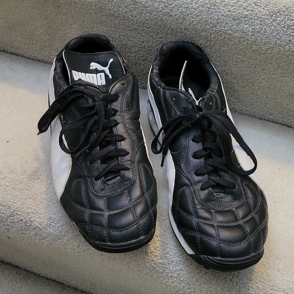 Vintage Puma Tennis Shoes